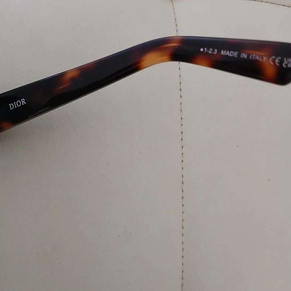 Tortoise Shell Square Sunglasses - Picture 6 of 6
